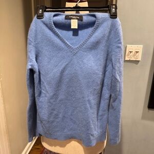 Women's 100 percent cashmere sweater in light blue